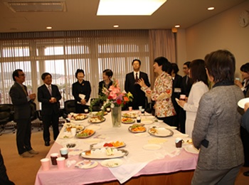 調印式後の懇親会