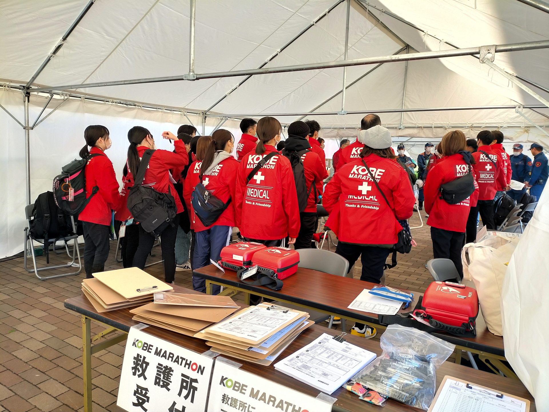 神戸マラソン2023に本学の学生がボランティアとして参加しました！